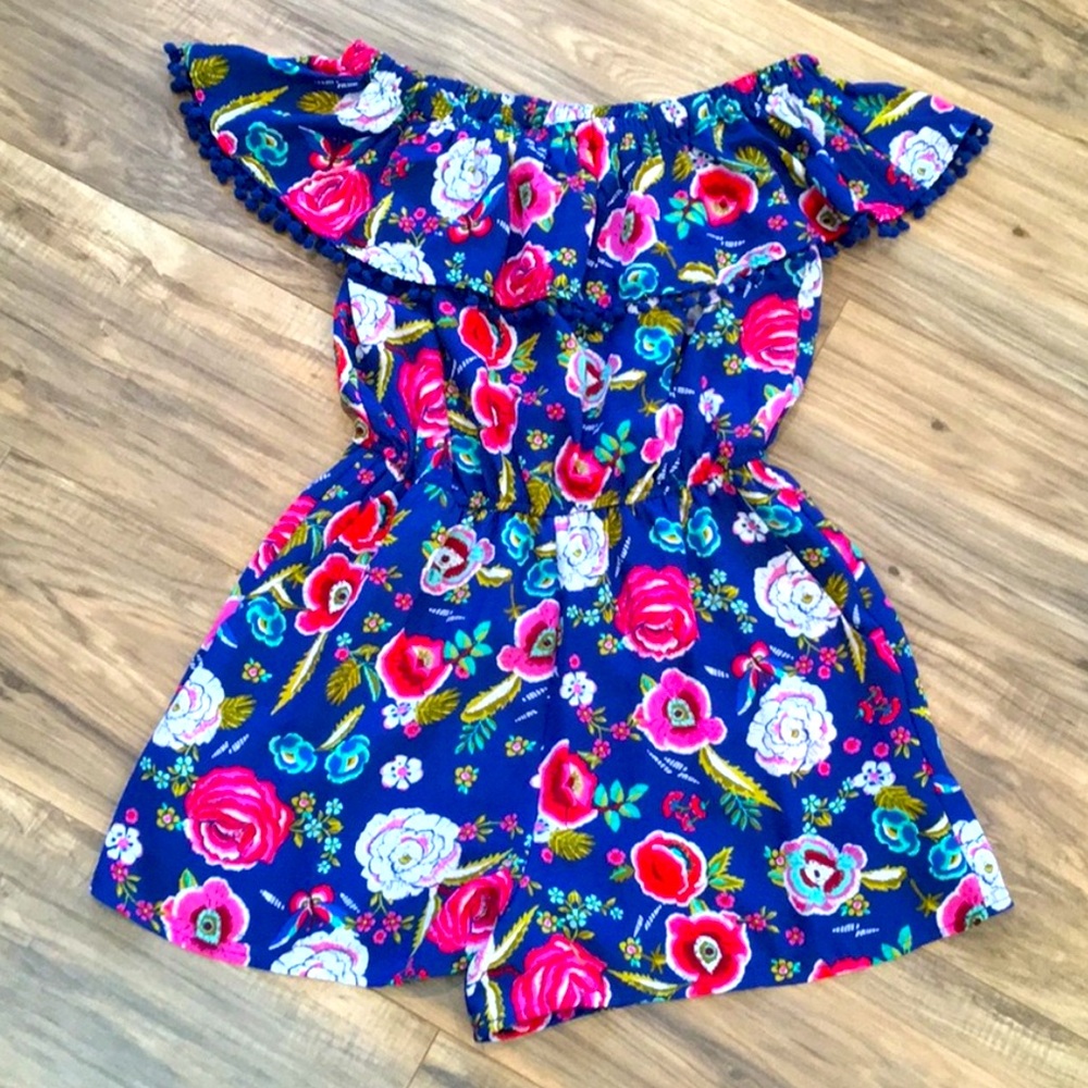 EUC • Playful floral romper (with pockets!)